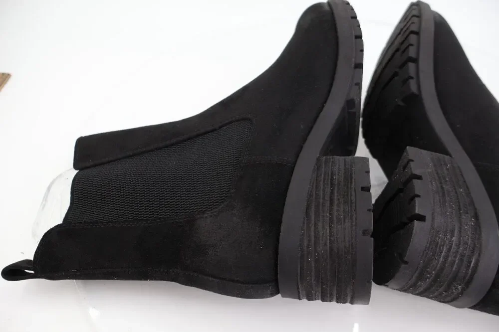 Born BOC Womens Chelsea Boot Size 11 Black Block Heel Bootie Lug Sole Comfy